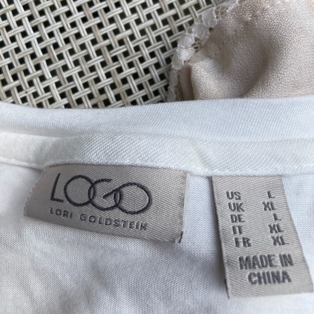 LOGO White Top - Picture 6 of 6